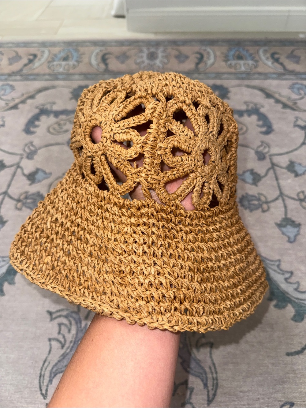 Free People Straw Crochet Sun Hat in Natural Tan like new - Picture 3 of 4
